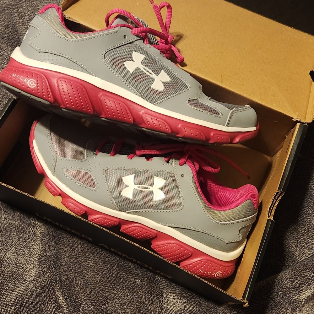 Under Armour size 8